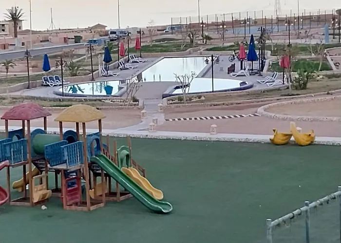 Apartment علي الجبل بفيو مميز للأسر أمام البيسين *