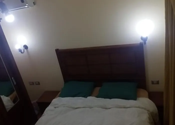 علي الجبل بفيو مميز للأسر أمام البيسين Apartment